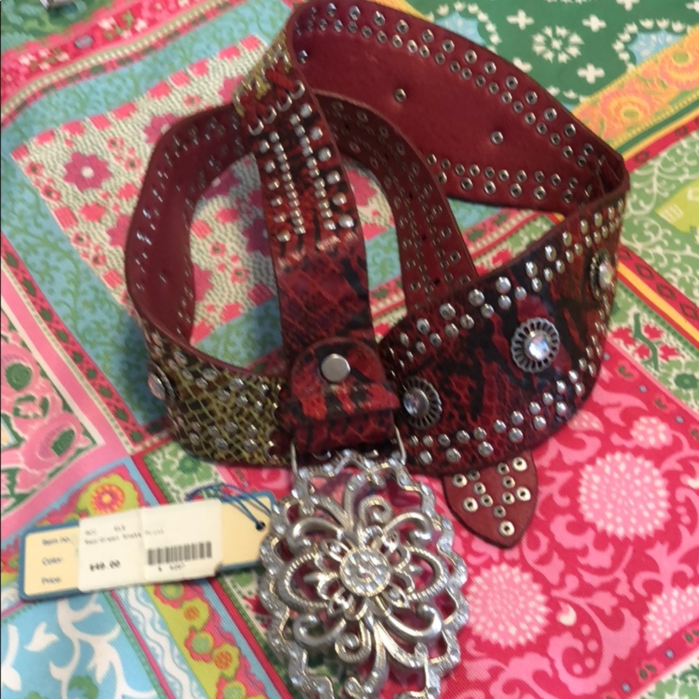 NWT red green and crystal belt